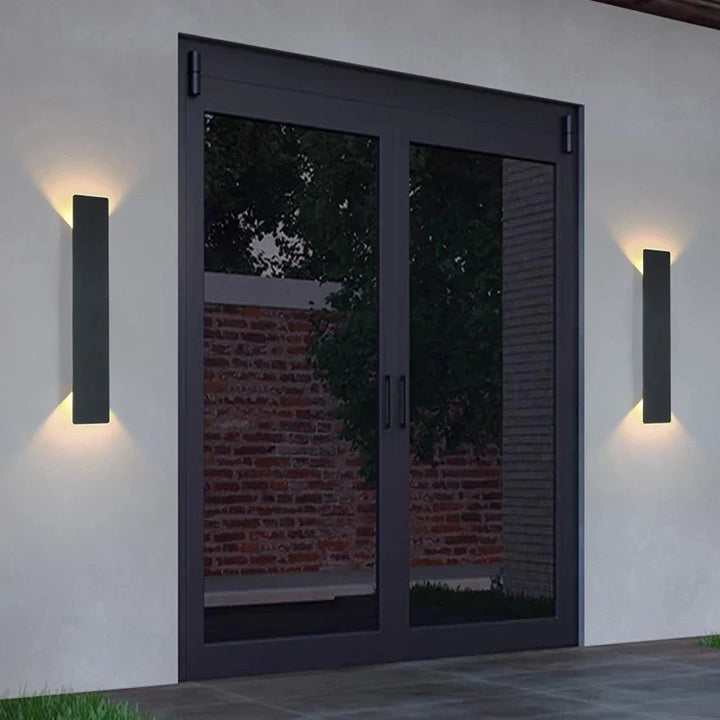 Weatherproof LED Outdoor Wall Light