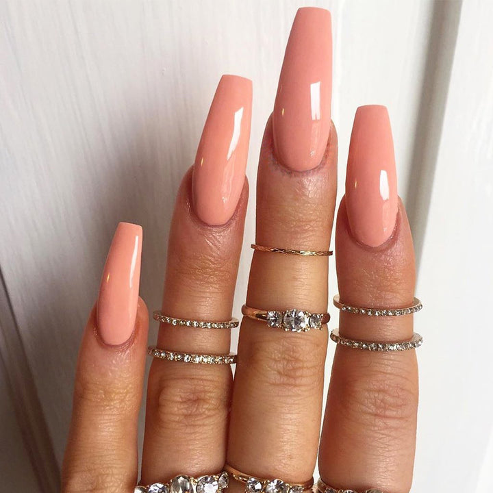 Glamorous artificial nails with high-gloss finish Kalsten
