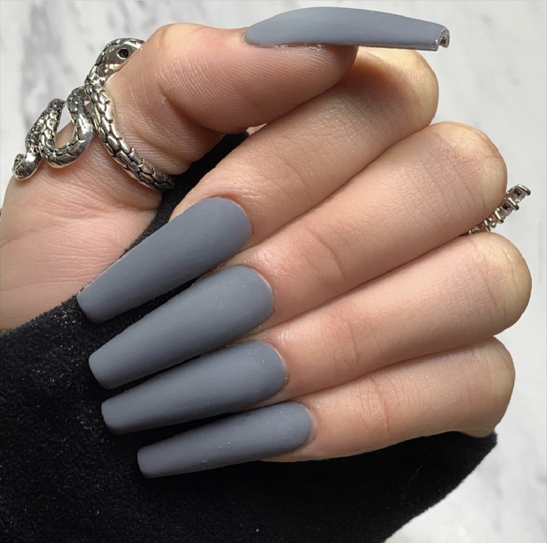 Glamorous artificial nails with high-gloss finish Kalsten