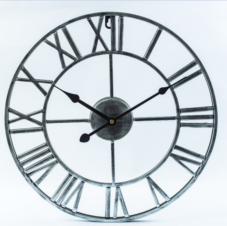 Large Retro Wall Clock made of Iron - Timeless Elegance Noxord