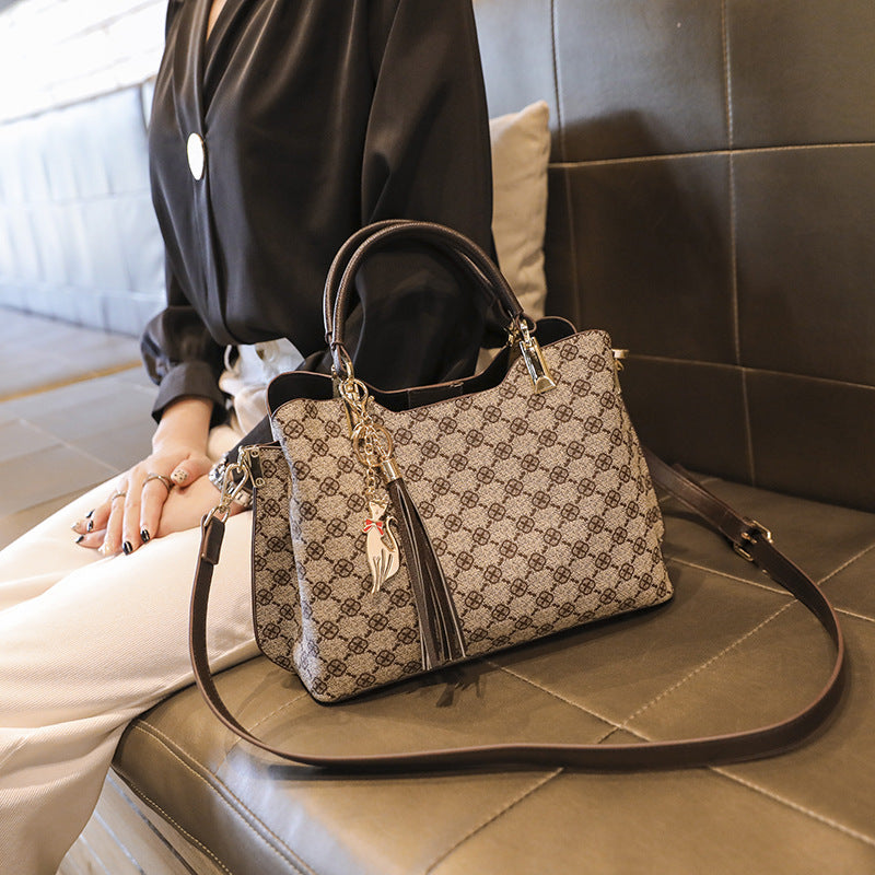 Elegant Handheld Tote Bag