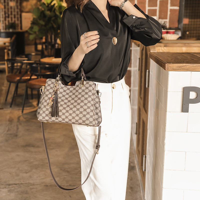 Elegant Handheld Tote Bag