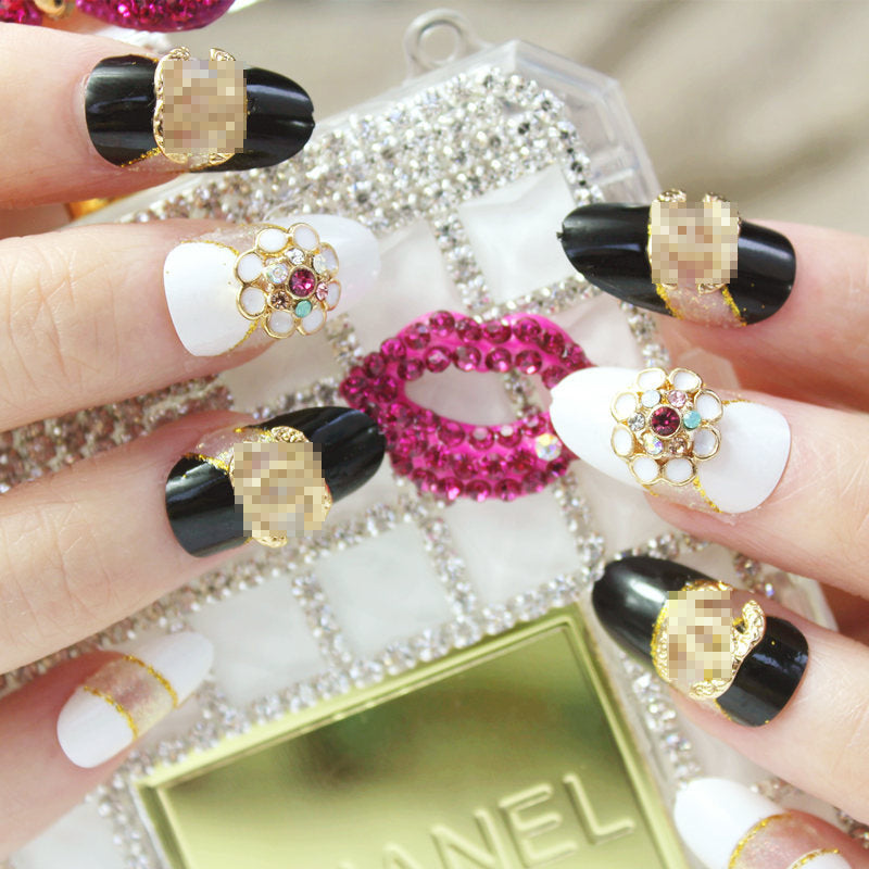 Glamorous Decorative Art Nails Kalsten