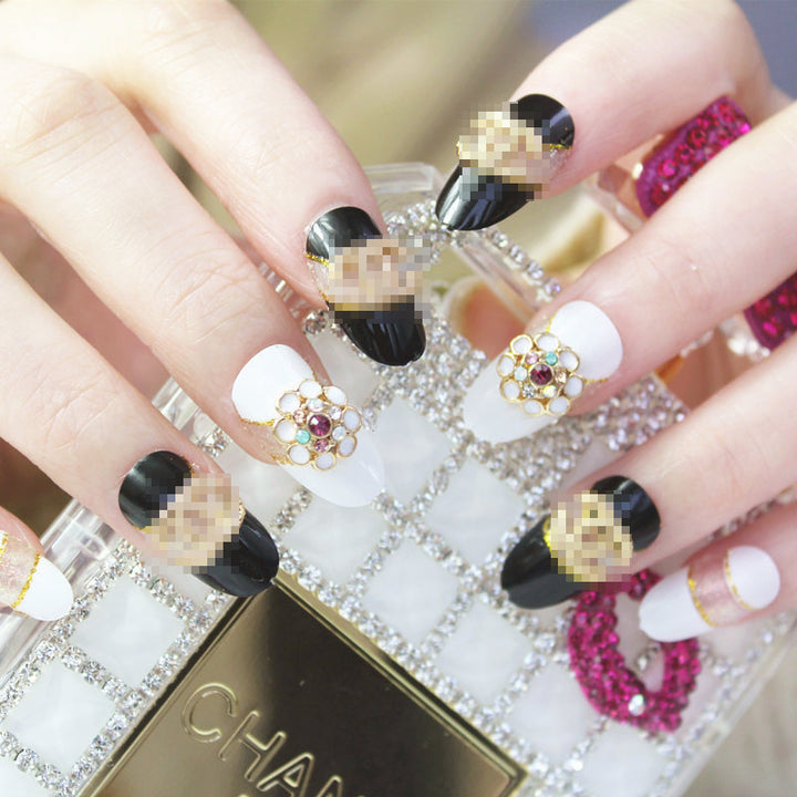 Glamorous Decorative Art Nails Kalsten