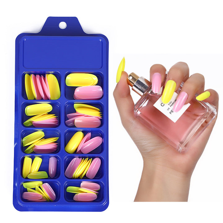 Artificial nails in elegant stiletto style Kalsten