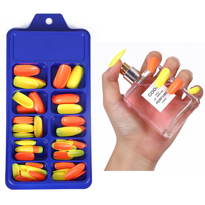 Artificial nails in elegant stiletto style Kalsten