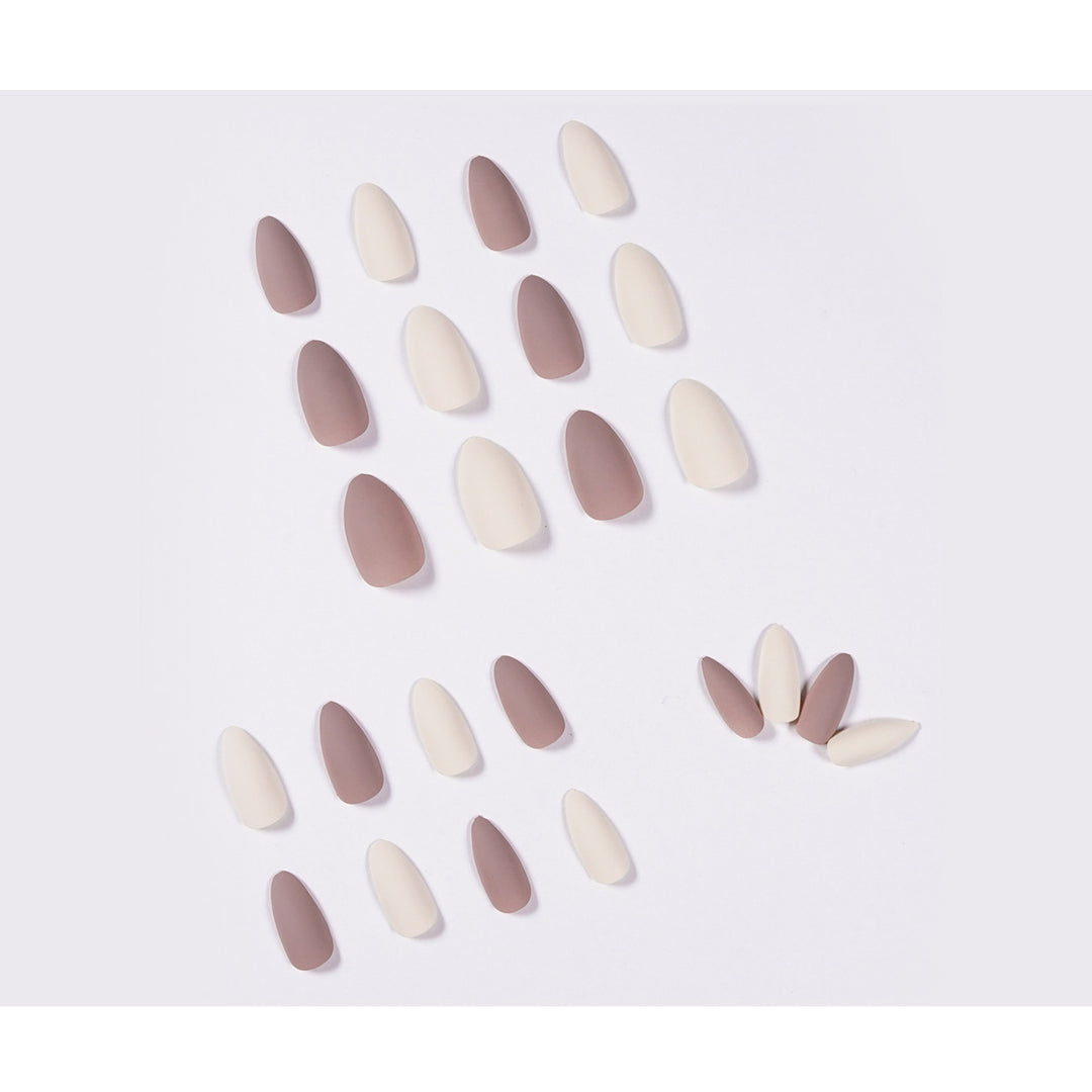 Artificial nail extensions in elegant stiletto design Kalsten