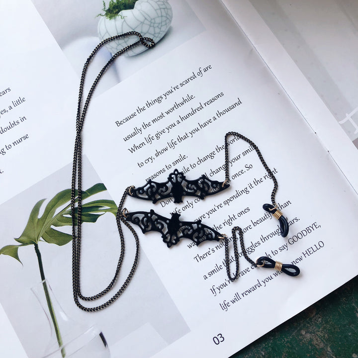 Playful Charm Eyewear Chain Kalsten