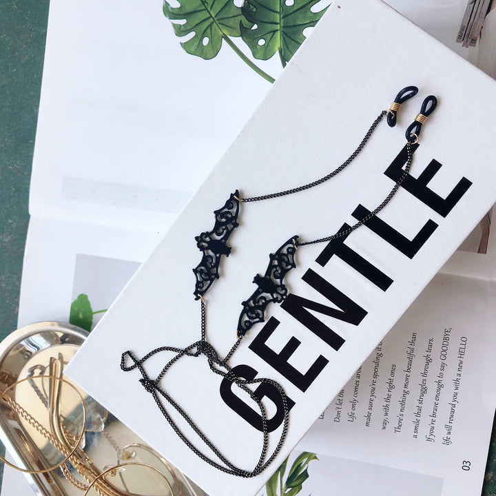 Playful Charm Eyewear Chain Kalsten