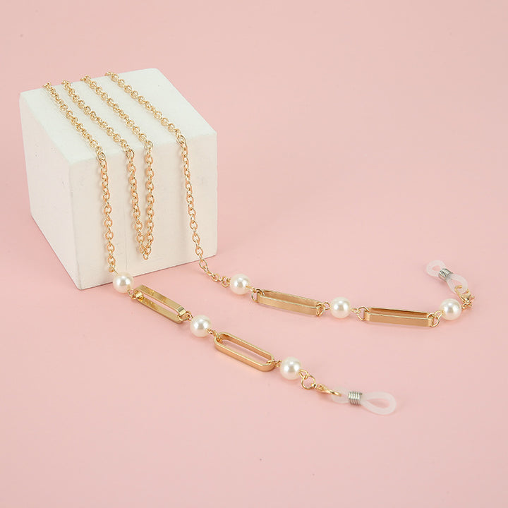 Elegant Gold-Linked Eyewear Chain Kalsten