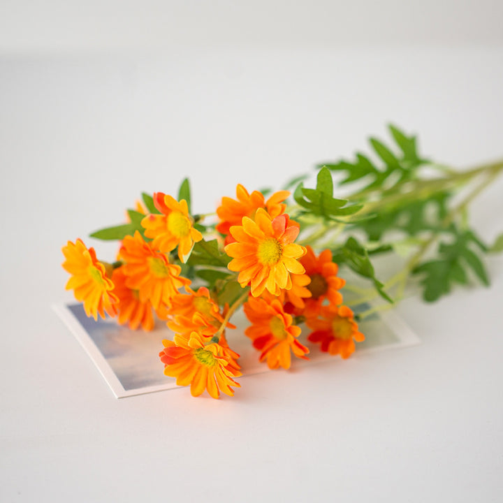 Lifelike Daisy Floral Stem