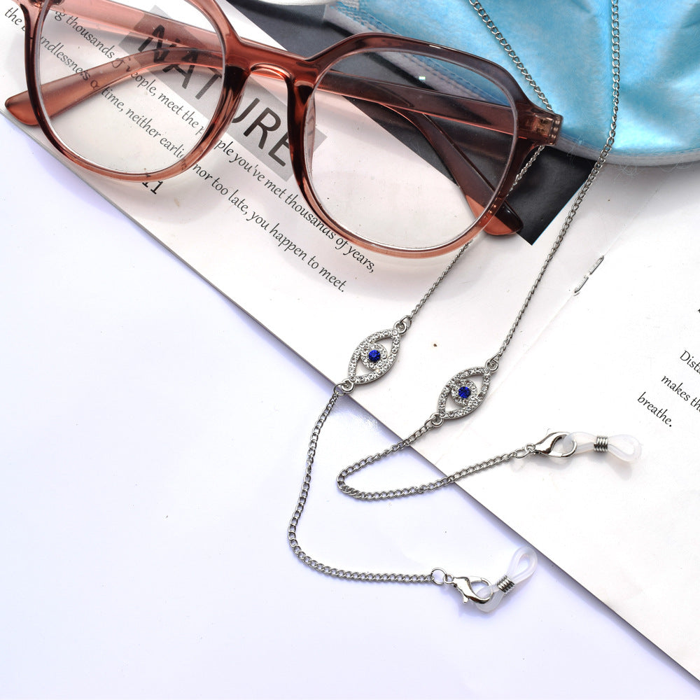 Elegantly Designed Eyewear Chain Kalsten