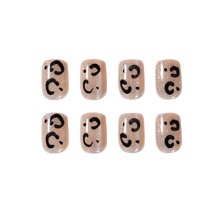 Glamorous nail art with glitter effects Kalsten