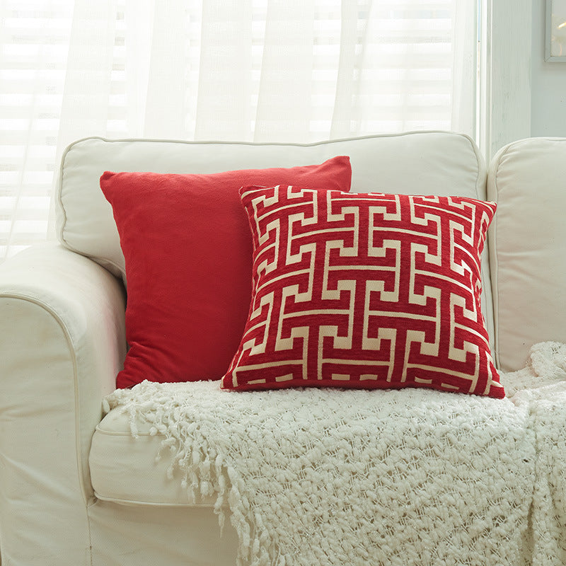 Geometric Patterned Throw Cushion