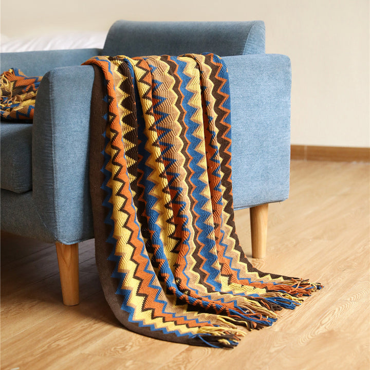 Zigzag Pattern Decorative Throw Blanket