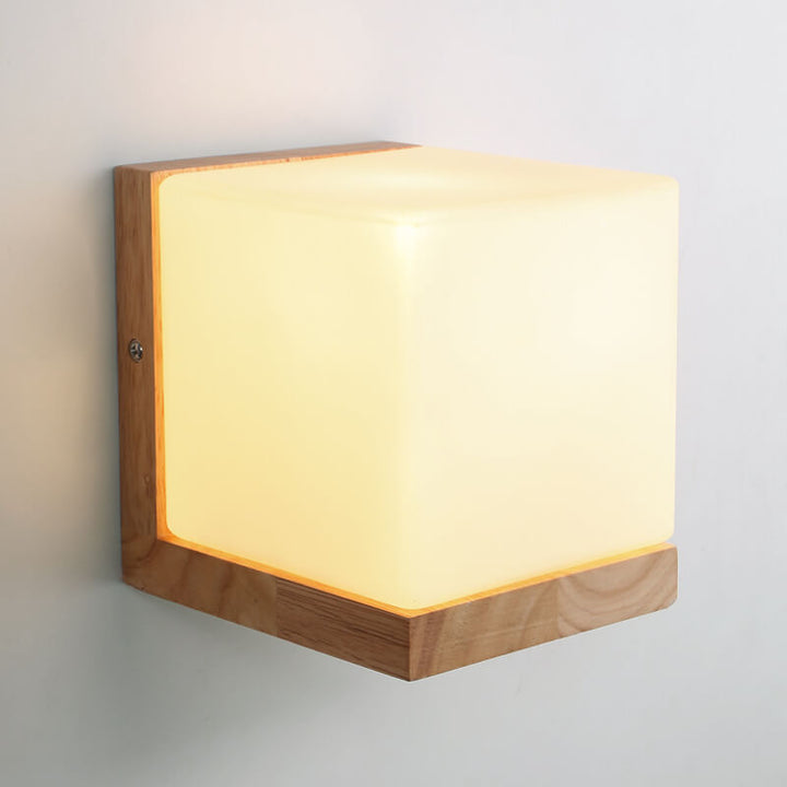 EcoChic Cube Wall Lamp – Sustainable & Modern Design Noxord