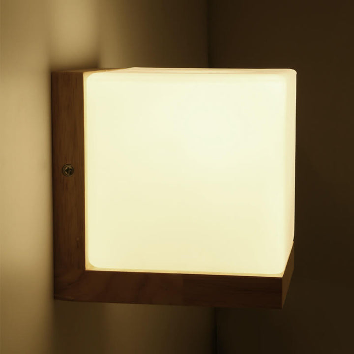 EcoChic Cube Wall Lamp – Sustainable & Modern Design Noxord
