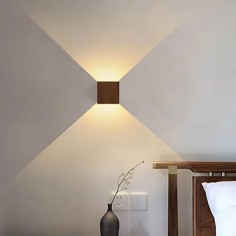 NordiLume | Scandinavian square wooden wall lamp | Kalsten