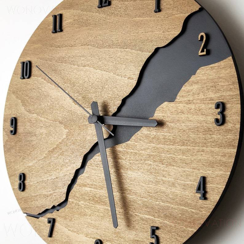 Kalsten | RusticEdge – Unique wall clock with cracked wood surface and rustic elegance