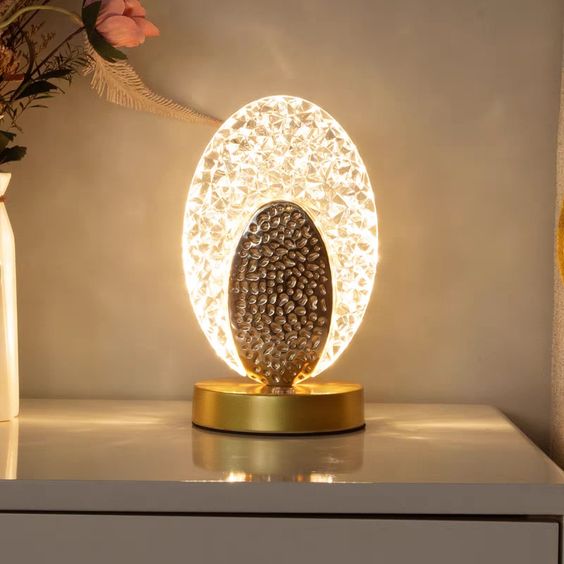 Modern & Luxury Peacock Table Lamp - CrystalGlow | Kalsten