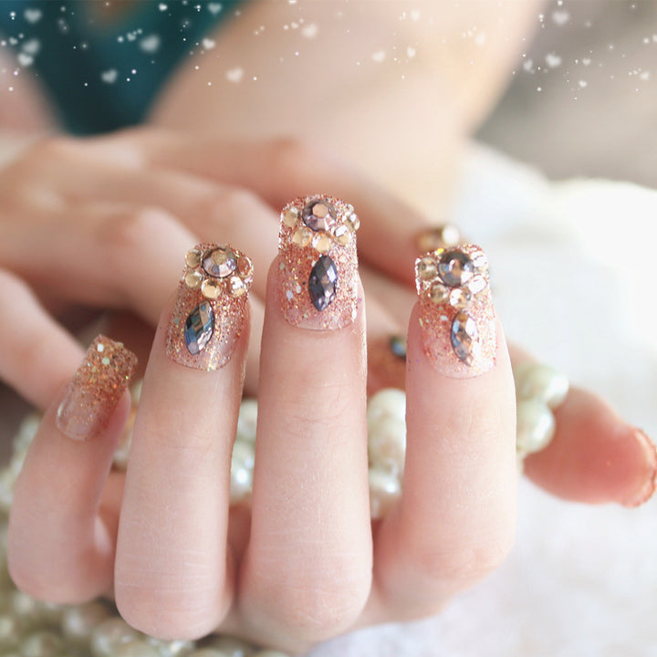 Glittering Nail Art Kalsten