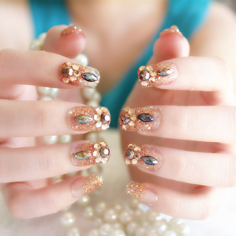 Glittering Nail Art Kalsten