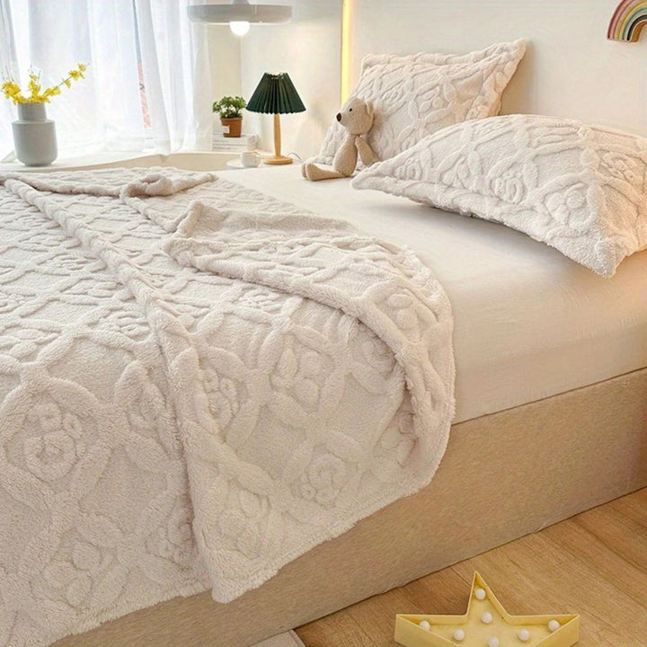 Leaf Embroidery Fleece Blanket – Soft Microfiber Throw for Cozy Comfort and Year-Round Use 5