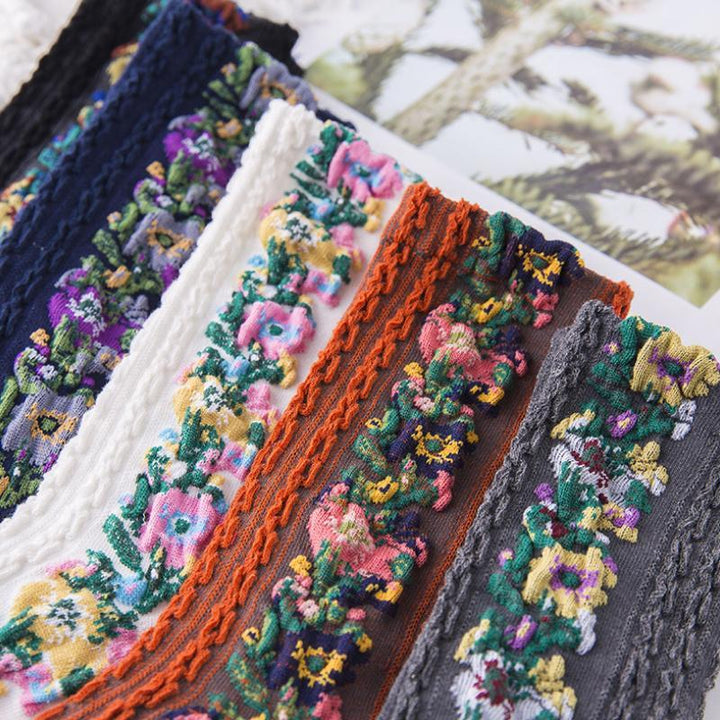 Kalsten | Vintage socks with floral embroidery (5 pairs)