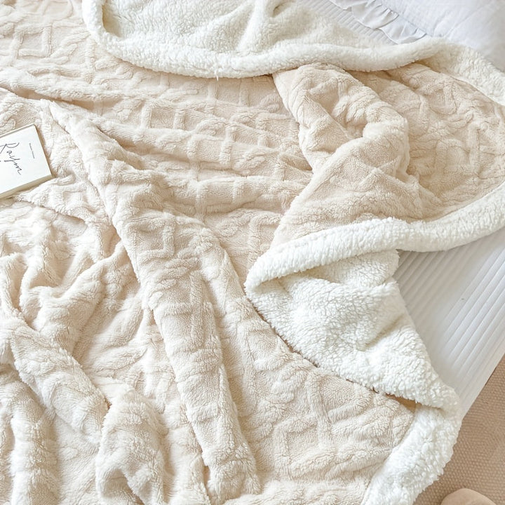 Stylish Reversible Fleece Blanket for Ultimate Comfort and Warmth Noxord