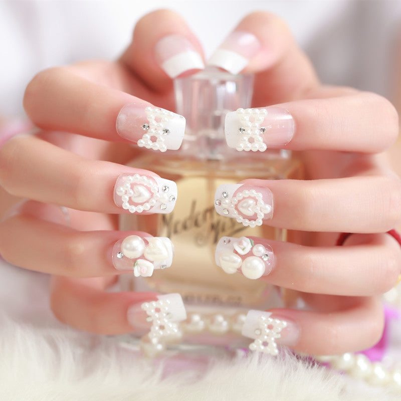 Artificial nails with delicate floral decorations Kalsten