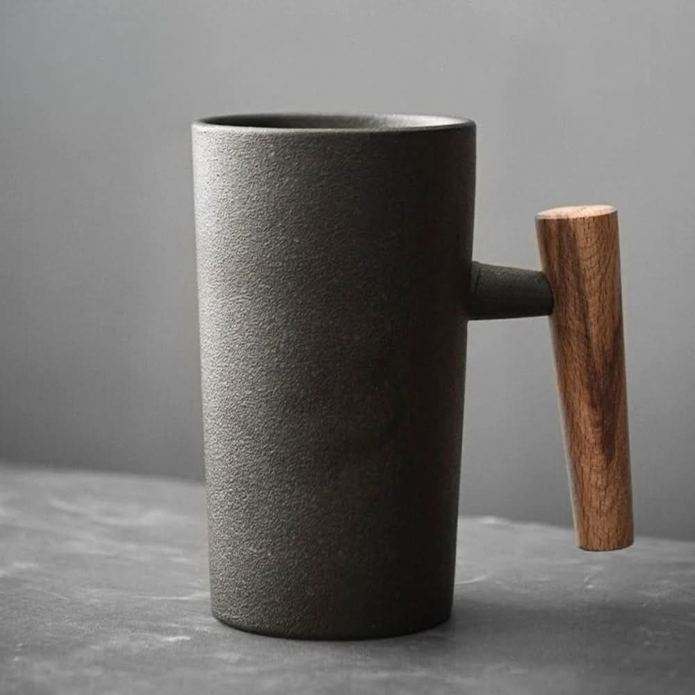 Kalsten | BREWCRAFT MUG – Handmade ceramic mug with wooden handle for stylish coffee enjoyment