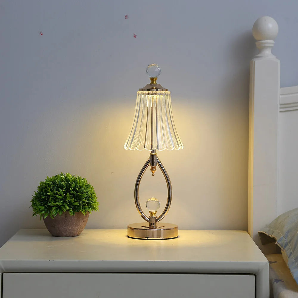 Vintage Crystal Table Lamp - Elegant Vintage Crystal Table Lamp for a Charming Atmosphere Noxord