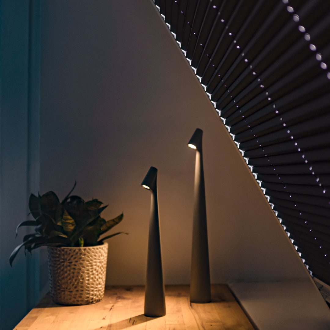 Table Lamp Modern Red Metal LED Light | Noxord