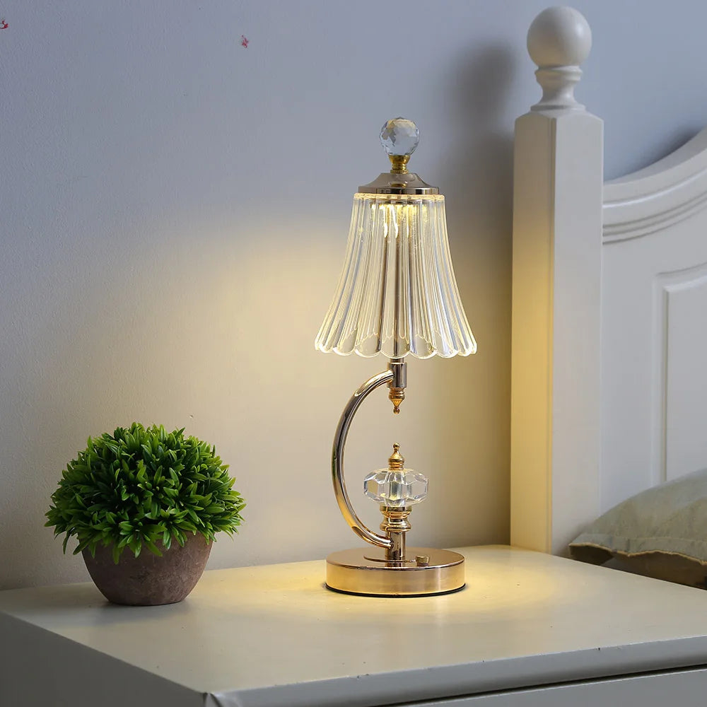 Vintage Crystal Table Lamp - Elegant Vintage Crystal Table Lamp for a Charming Atmosphere Noxord