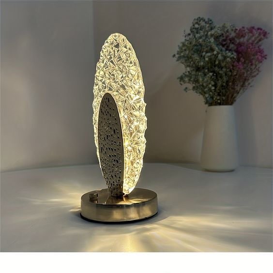 Modern & Luxury Peacock Table Lamp - CrystalGlow | Kalsten