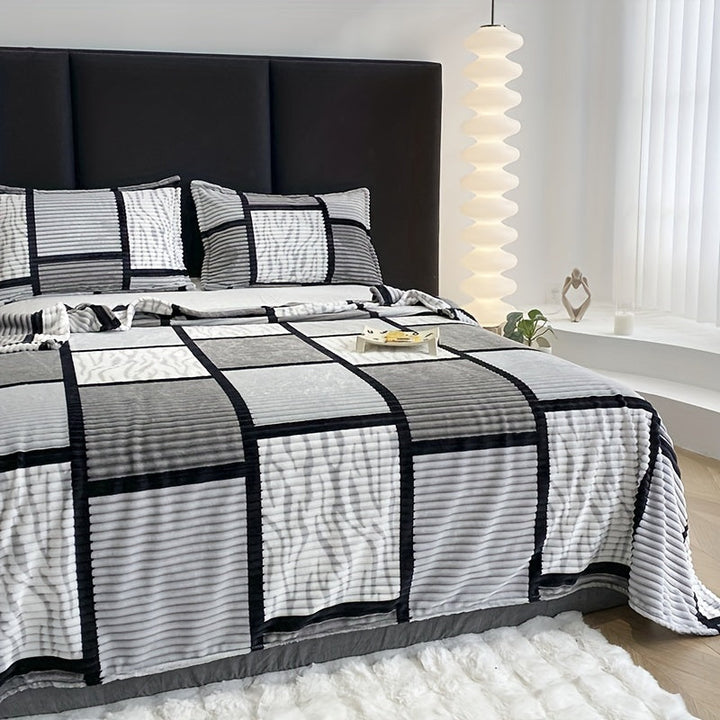 Luxury Plush Blanket with Trendy Stripe Print – Ultimate Comfort Noxord