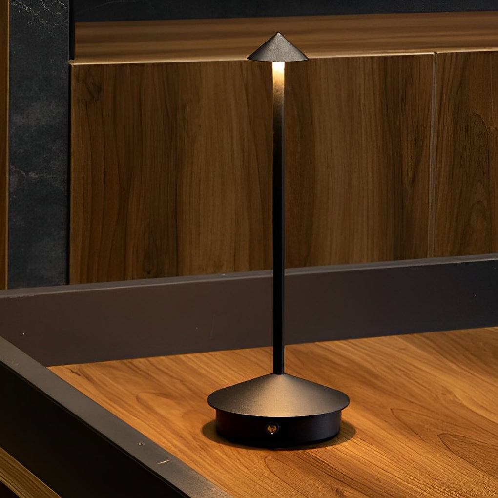 Pina Pro - Stylish Dimmable USB Table Lamp | Noxord