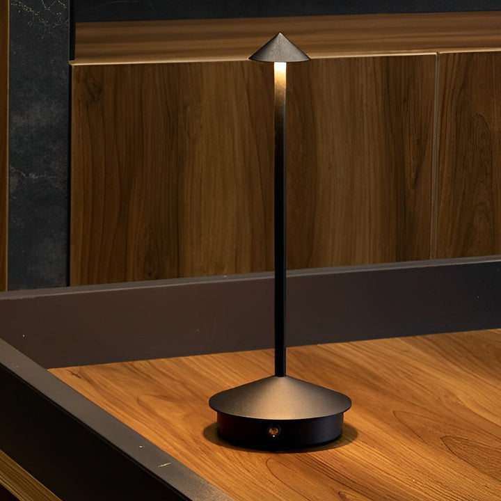 Pina Pro - Stylish Dimmable USB Table Lamp | Noxord