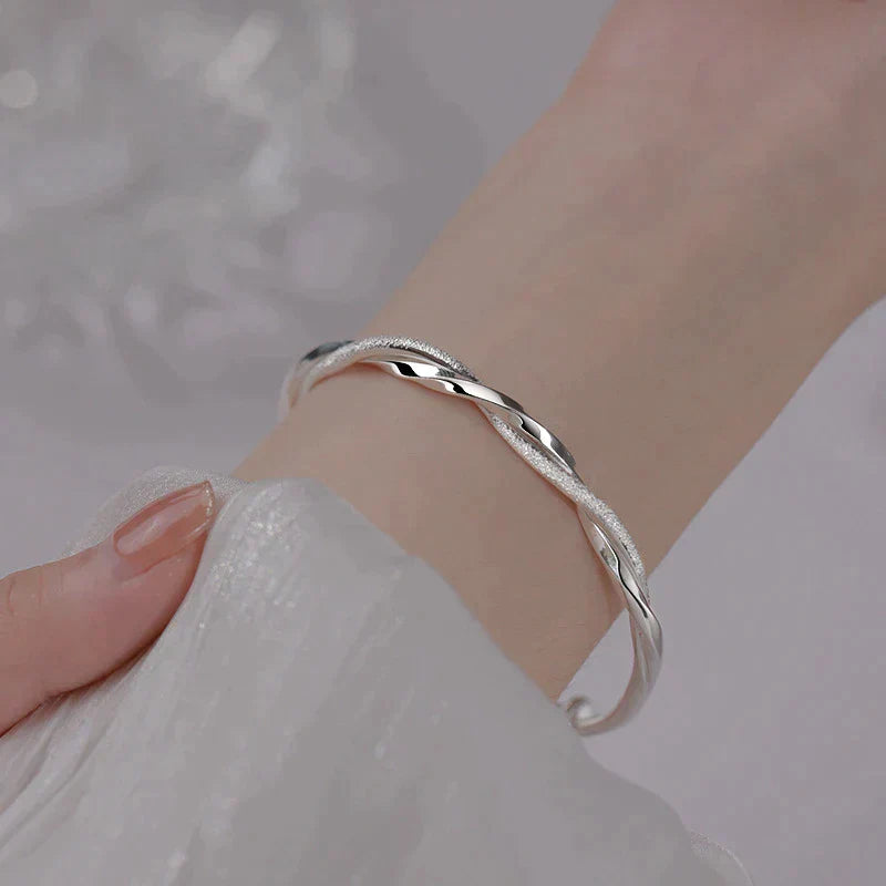 Elegant Twisted Silver Bracelet Noxord