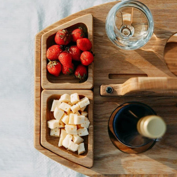 Kalsten | Compact picnic table with wooden bottle holder