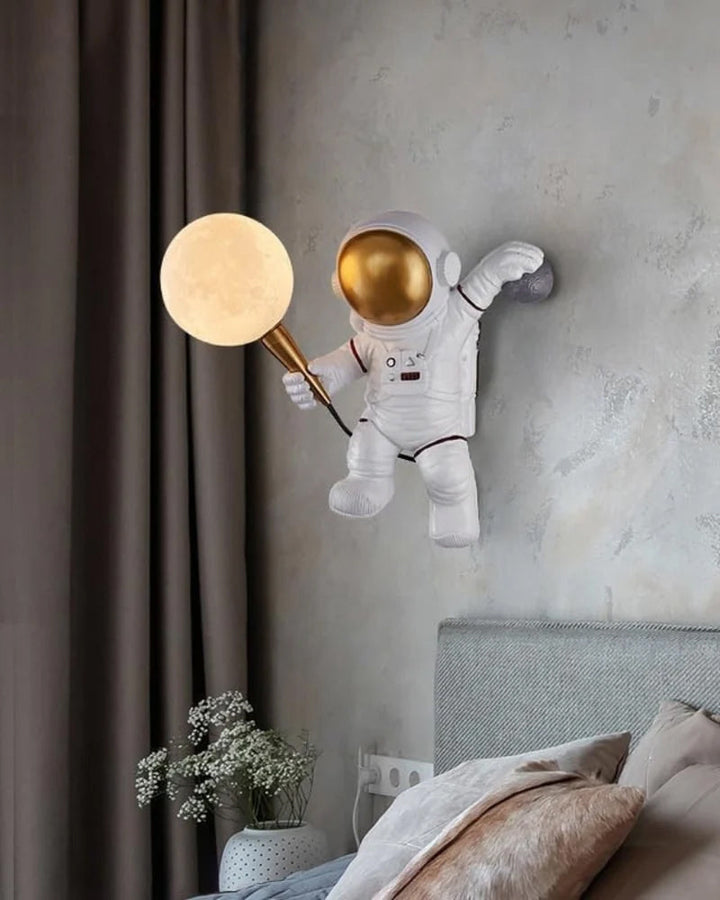 Astronaut Wall Light | Noxord