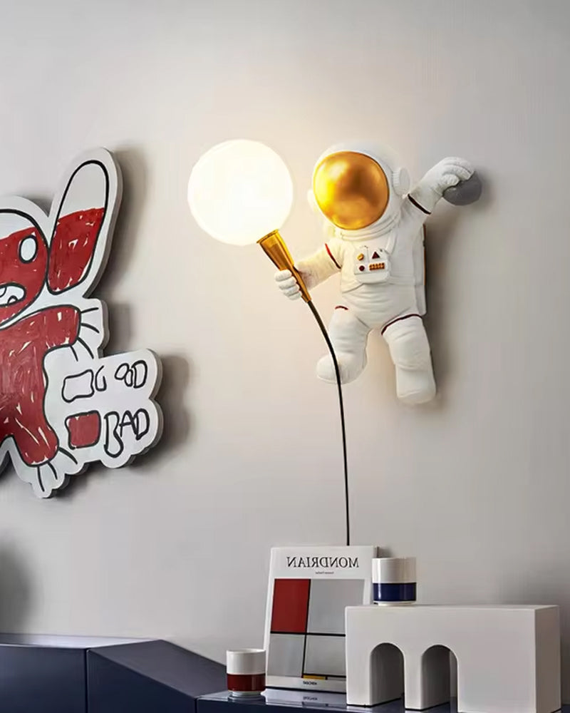 Astronaut Wall Light | Noxord
