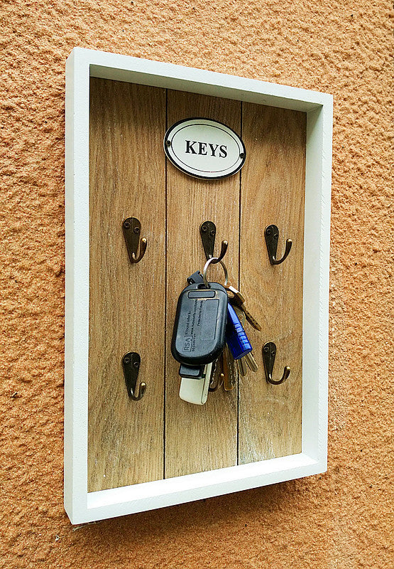 Wall-mounted Keychain Organizer