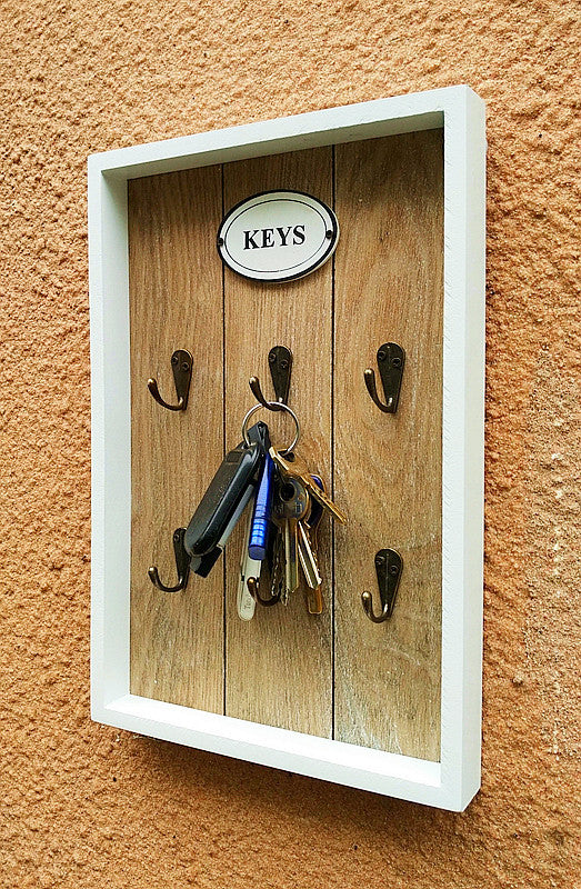 Wall-mounted Keychain Organizer