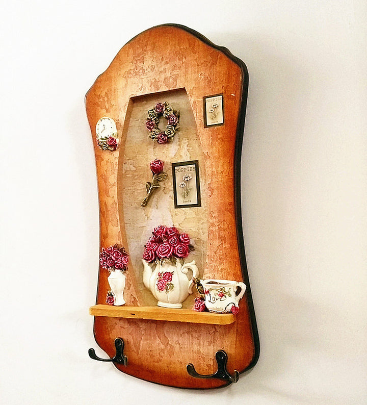 Decorative Wall Organizer with Floral Pattern