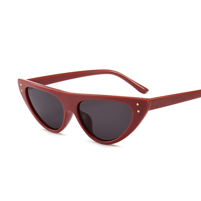 Chic Cat-Eye Sunglasses with Elevated Design Kalsten