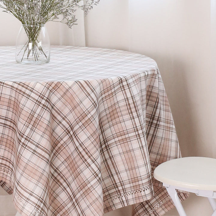 Round cotton tablecloth in check pattern with decorative crochet border Kalsten