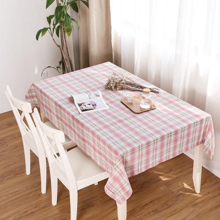 Round cotton tablecloth in check pattern with decorative crochet border Kalsten