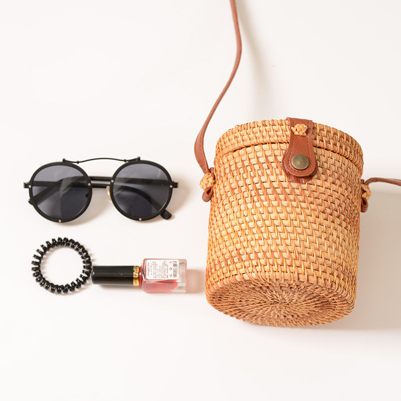Handwoven basket with leather handle Kalsten