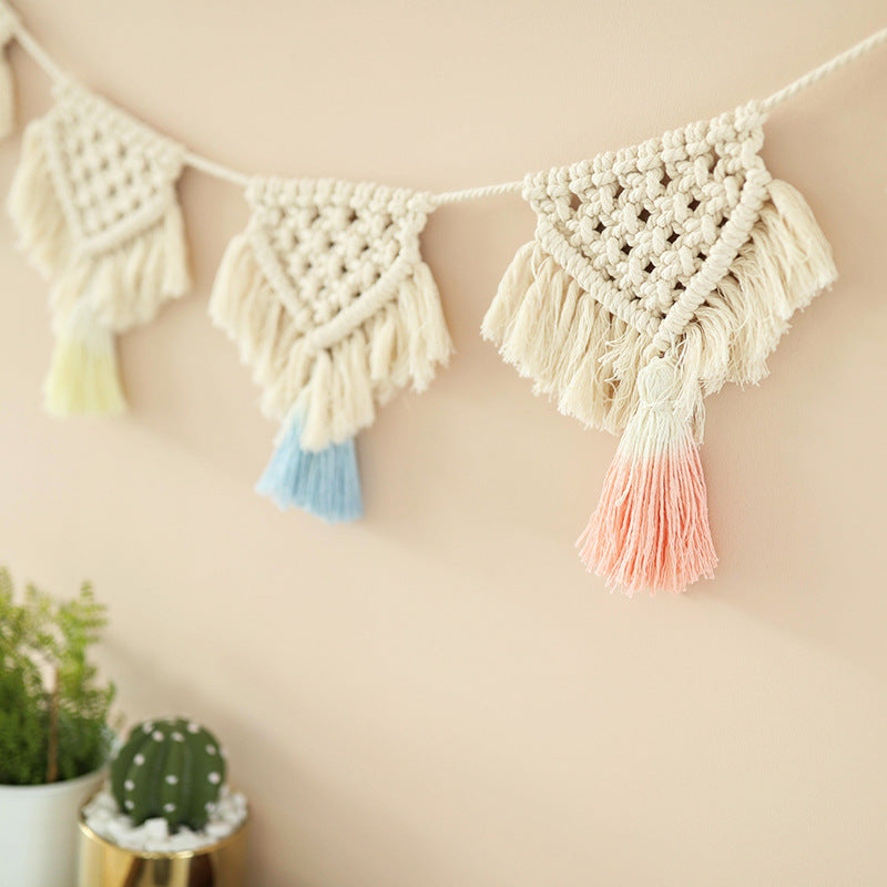 Macrame pennant string with hand-knotted triangle elements and tassels Kalsten
